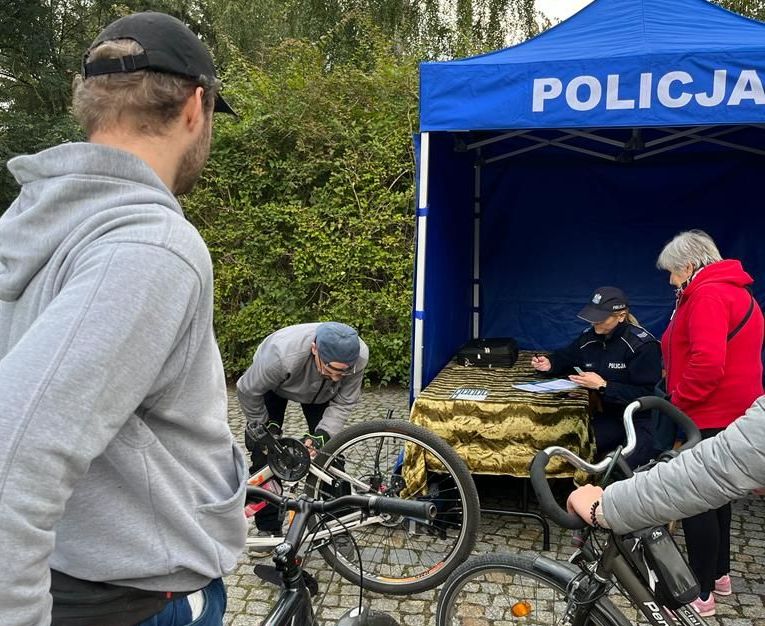 znakowanie rowerów przez policję