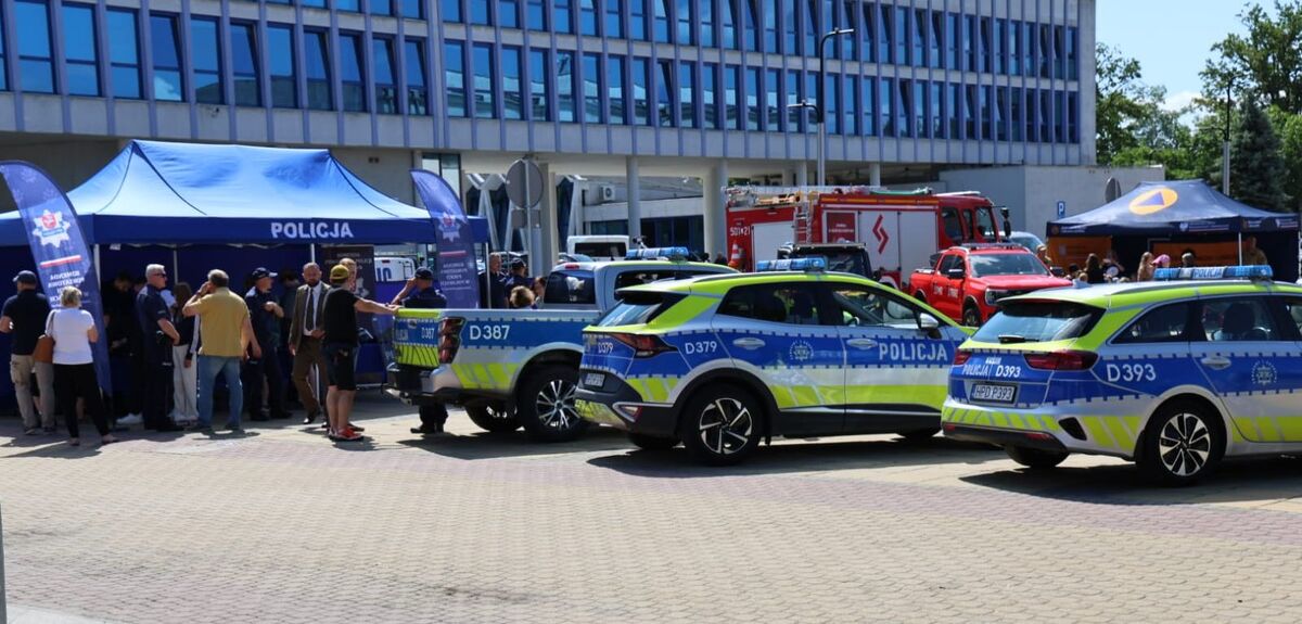 radiowozy na pikniku