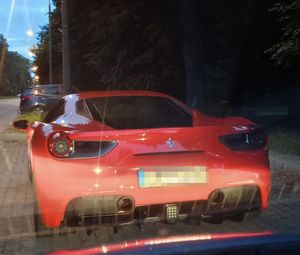 czerwone ferrari