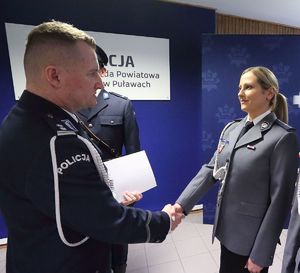 gratulacje dla policjantki  foto. Sławomir Kłak