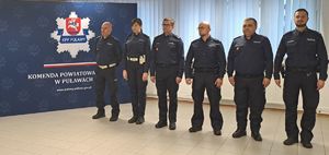 komendanci z Kurowa i Kazimierza Dolnego oraz naczelnik wydziału ruchu drogowego wraz z policjantami