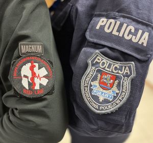 naszywki na mundurze Komenda Powiatowa Policji w Puławach i grupa poszukiwawcza RED LINE