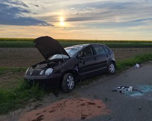 volkswagen z pogniecionym dachem