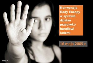 kobieta wystawiająca dłoń