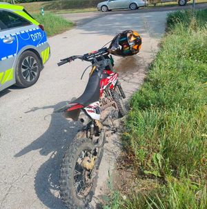 radiowóz i motocykl