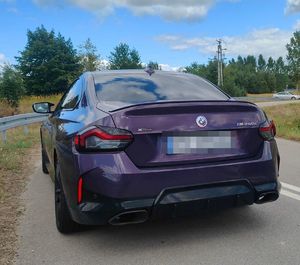fioletowe BMW
