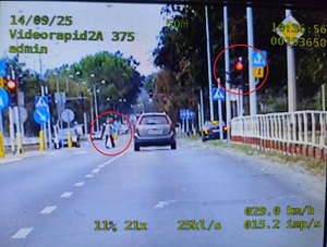 widok ekranu videorejestratora samochód jadący ulicą Lubelską w Puławach