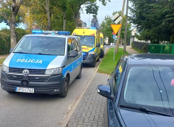 radiowóz dwie karetki