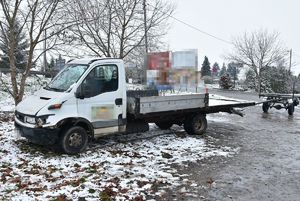 bus Iveco z przyczepką